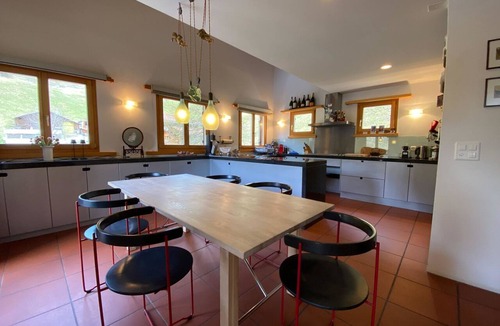 Langwies Apartment | Haus Gaut Langwies by Arosa Holiday Appartement/Fewo, Dusche und Badewanne, 8-Be by Interhome