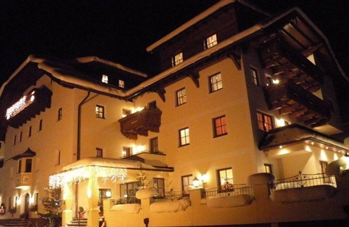 Huettschlag House | HEIMATLICHT "ALTHOLZ-LOFT" 2 BALCONIES; MOUNTAIN VIEW B&B - Naturhotel Hüttenwirt
