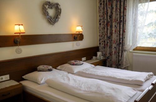 Baden House | Helenental Pension & Apartments