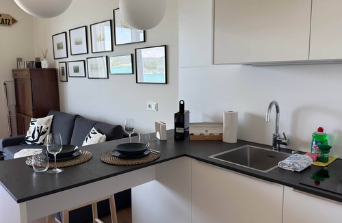 Maria Woerth Apartment | Hermitage Apartment E03B - Lake View & Access