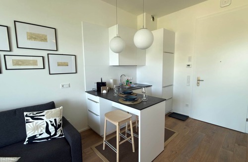Maria Woerth Apartment | Hermitage Apartment E03B - Lake View & Access