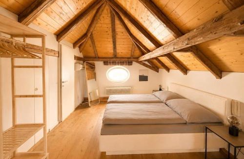 Altstadt Apartment | Historic penthouse loft with fortress view