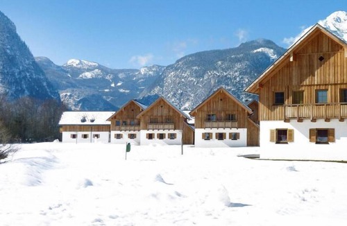 Obertraun House | Holiday home in Obertraun on Lake Hallstatt with a terrace