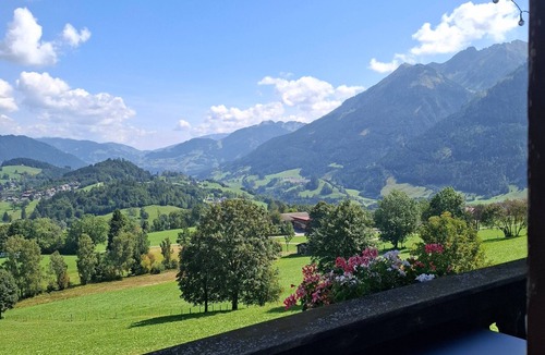 Goldegg Apartment | Holiday Apartment "Knollgut Buchberg" with Mountain View, Shared Terrace & Wi-Fi
