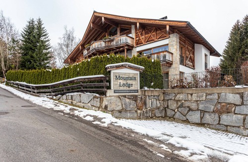 Rain Apartment | Holiday Apartment "Mountain Lodge Leogang - Top4" with Mountain View, Balcony & Wi-Fi