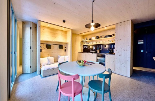 Adelboden Apartment | Holiday apartment with balcony and wifi