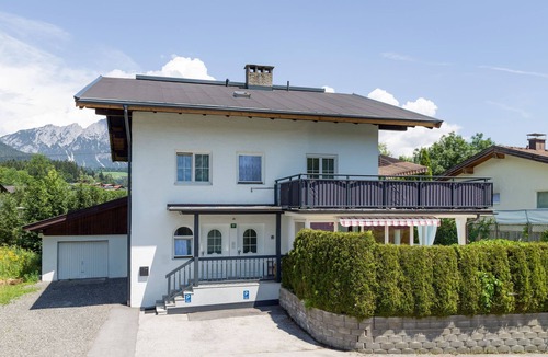 Soell House | Holiday flat in the centre of Söll with pool
