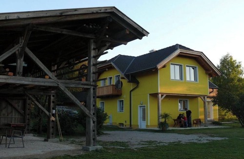 Latschach Apartment | Holiday home Anna Comfortable Vacation Home