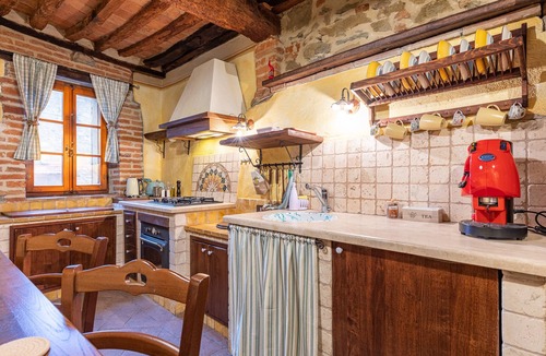 Scrofiano House | Holiday Home 'Beb Pulcino Nero Scrofiano' with Wi-Fi