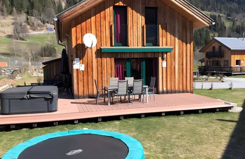 Murau House | Holiday Home 'Chalet Prinz' with Wi-Fi