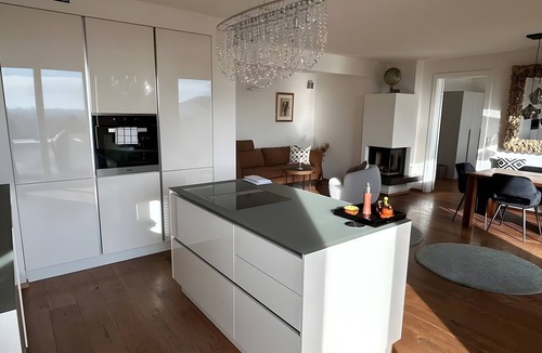 Andritz House | Holiday Home 'Dream House with Stunning Graz View' with Private Terrace, Garden & Wi-Fi
