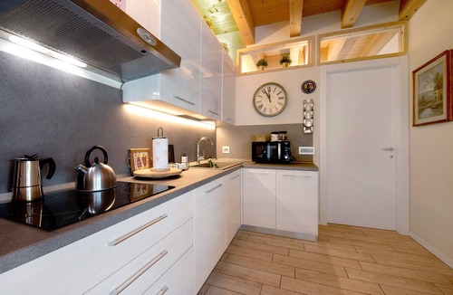 Perledo House | Holiday Home "Relax e Felicità" Lake View, Private Jacuzzi, Shared Heated Indoor Pool