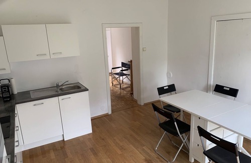 Meidling Apartment | Holiday house Vienna - family friendly with large garden - from 14 Euro /person