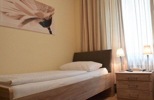 Elisabeth-Vorstadt Bed & Breakfast | HOT DEAL double room non refundable rate - Adlerhof, Pension