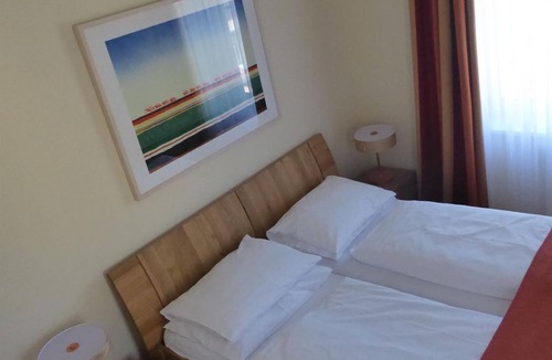 Elisabeth-Vorstadt Bed & Breakfast | HOT DEAL Quadruple room non refundable rate - Adlerhof, Pension