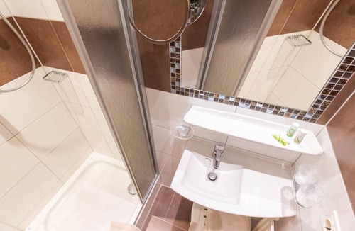 Fanning Hotel | Hotel ∙ Double room, shower, toilet, balcony