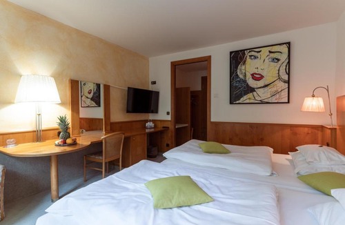 Arnoldstein Hotel | Hotel Restaurant Südrast Dreiländereck