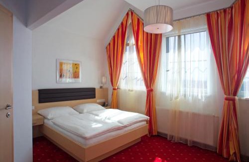 Sankt Valentin Hotel | Hotel Restaurant Wallner I contactless check-in