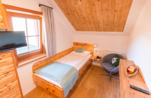 Fanning Hotel | Hotel ∙ Single room, shower, toilet