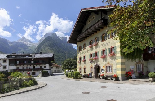 Lofer Hotel | Hotel - Wirts'haus "Zum Schweizer"