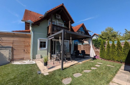 Fuerstenfeld House | House on the outskirts - vacation home, bathtub, 2 bedrooms