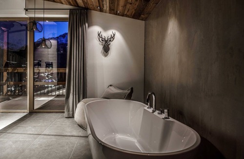 Soelden Ski Chalet | Hunting Chalet - The Peak Sölden