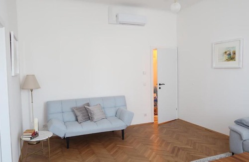 Matzleinsdorf Apartment | Imperial Apartment Vienna