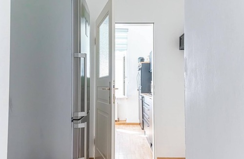 Landstrasse Apartment | In this cozy 3-bedroom shared apartment, you'll enjoy the convenience of a fully