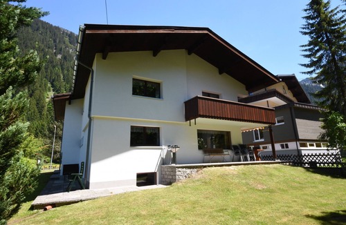 Partenen House | Individual offers- 2-14 pers. 2 apartments and 2 double rooms available