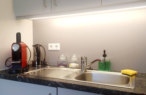 Gries Apartment | Innenstadt Ferienwohnung mit Parkplatz & Veranda. Haustierfreundlich!