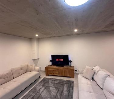 Inzing Apartment | Innsbruck West