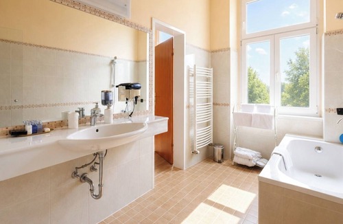 Funfhaus Hotel | Jugendstil Boutique Studio, 57 m², original art, central family hotel