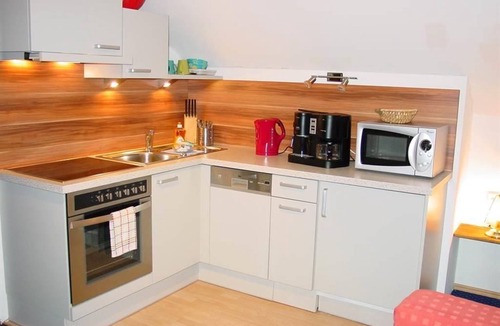 Thomatal Apartment | Königstuhl/Living Room/Bedroom/Shower - Almsonne Vacation Apartments