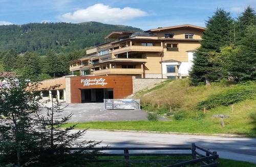Paß Thurn Apartment | Kitzbühel alpine lodge with private infrared sauna