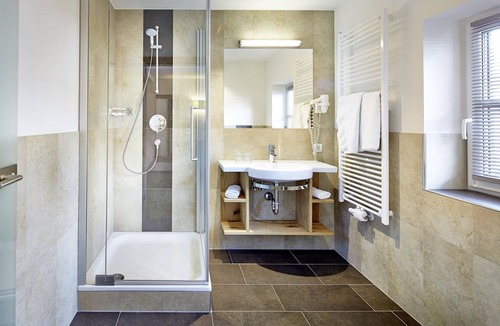 Stuhlfelden House | Komfort Doppelzimmer/Dreibettzimmer - Hotel Gasthof Flatscher