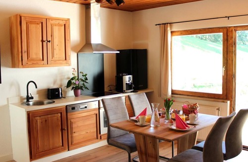 Edlbach Bed & Breakfast | Lärchen-wellness-appartement mit Doppelzimmer - Villa Bischofsberg - Lärchen-wellness Apartment
