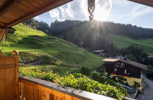 Huettschlag House | "LÄRCHENKRAFT STUDIO" WITH MOUNTAIN AND POOL VIEWS HP - Naturhotel Hüttenwirt