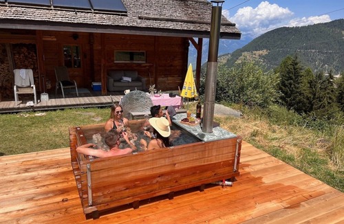 La Tzoumaz Ski Chalet | La Tzoumaz, 'BeauChalet'. Large 8-person chalet, Ski In, ski out