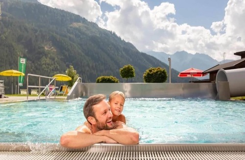 Wald im Pinzgau Ski Chalet | Large Chalet in Wald im Pinzgau