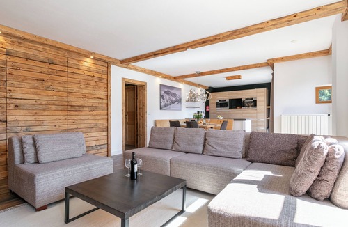 Westendorf Apartment | Large holiday apartment right by the ski lift