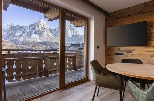 Lermoos Apartment | Lavish apartment with sauna