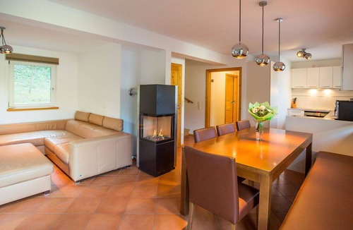 Annaberg im Lammertal House | Lovely apartment in villa for 6 guests with WIFI, pool, TV and terrace