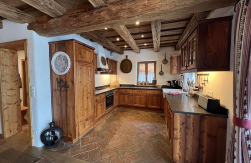 Sankt Martin House | Lovely apartment in villa for 6 guests with WIFI, TV, terrace, pets allowed and panoramic view
