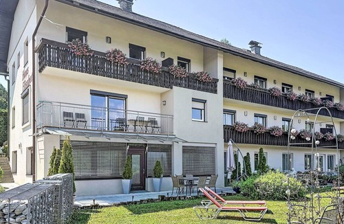 Augsdorf Apartment | Lovely apartment for 6 guests with WIFI, TV and balcony