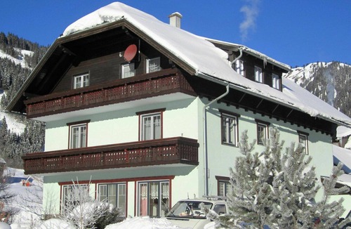 Donnersbachwald Apartment | Lovely apartment for 4 people with WIFI, TV, terrace and panoramic view
