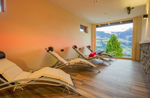 Fuegenberg Apartment | Lovely apartment for 20 people with WIFI, TV and balcony