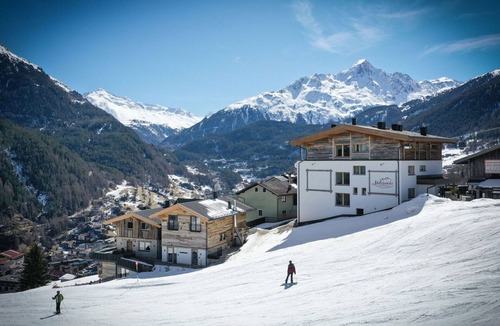 Soelden Apartment | Lovely apartment for 6 guests with WIFI, TV, terrace and pets allowed