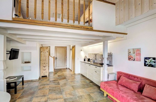 Kaprun Villa | Lovely apartment in villa for 4 guests with TV, balcony and pets allowed