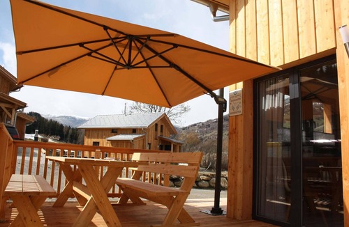Sankt Lorenzen ob Murau Ski Chalet | Lovely chalet with hot tub