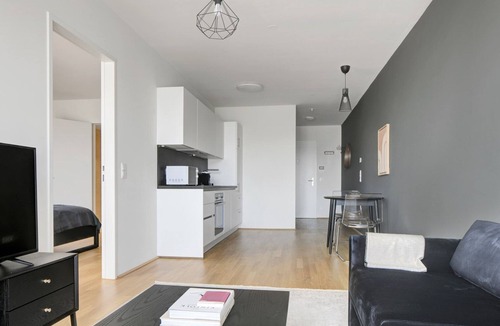Favoriten Apartment | Lovely Wieden 1BR w/Balcony, Gym, Elevator, walk to U-Bahn, by Blueground